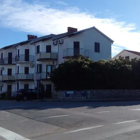 Apartment Apartman Helena Krk Town
