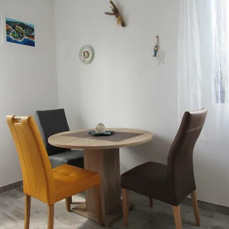 Apartman Helena * Krk Town