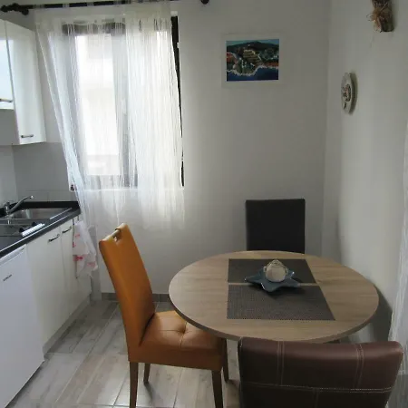 Apartman Helena * Krk Town